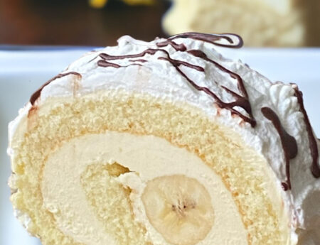 Jumbo Size Cake Roll with Bananas