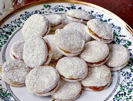 Vanilla Cookies with Apricot Jam