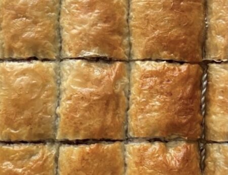 Pita sa jabukama od gotovih kora – Jabukovača (video)