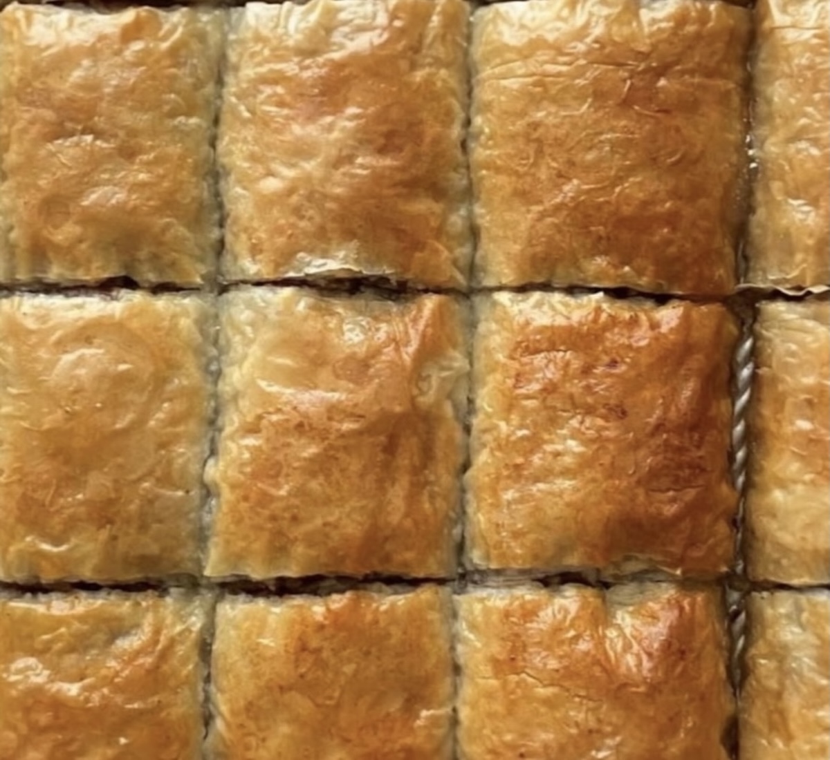 Pita sa jabukama od gotovih kora – Jabukovača (video)