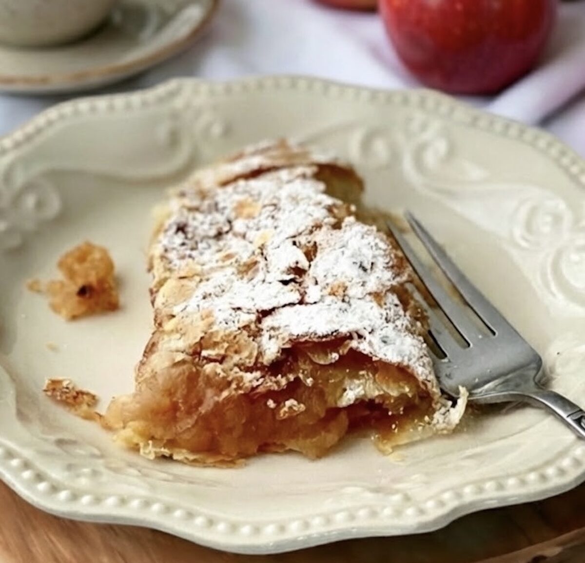 Easy Puff Pastry Apple Strudel Recipe