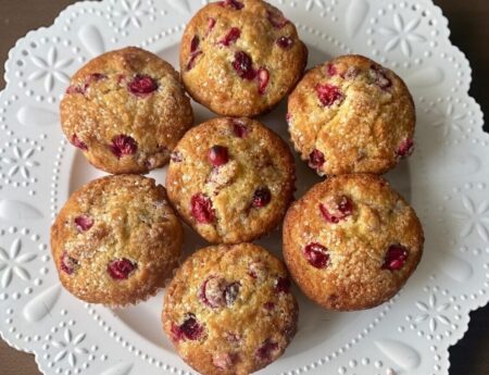 Recept za Najbolje Mafine sa Brusnicama i Narandžom (video)