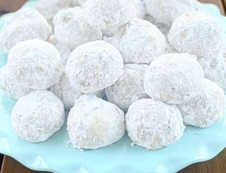Snježne Kuglice (Kolačići s Orasima) – Recept za Sitne Kolače